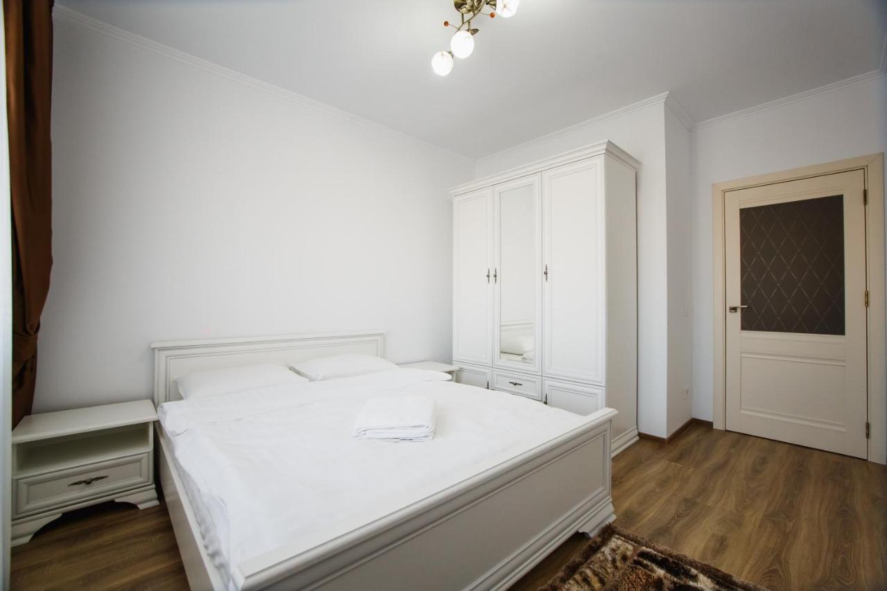 Bright & Elegant Central Apartment Oradea Exterior foto